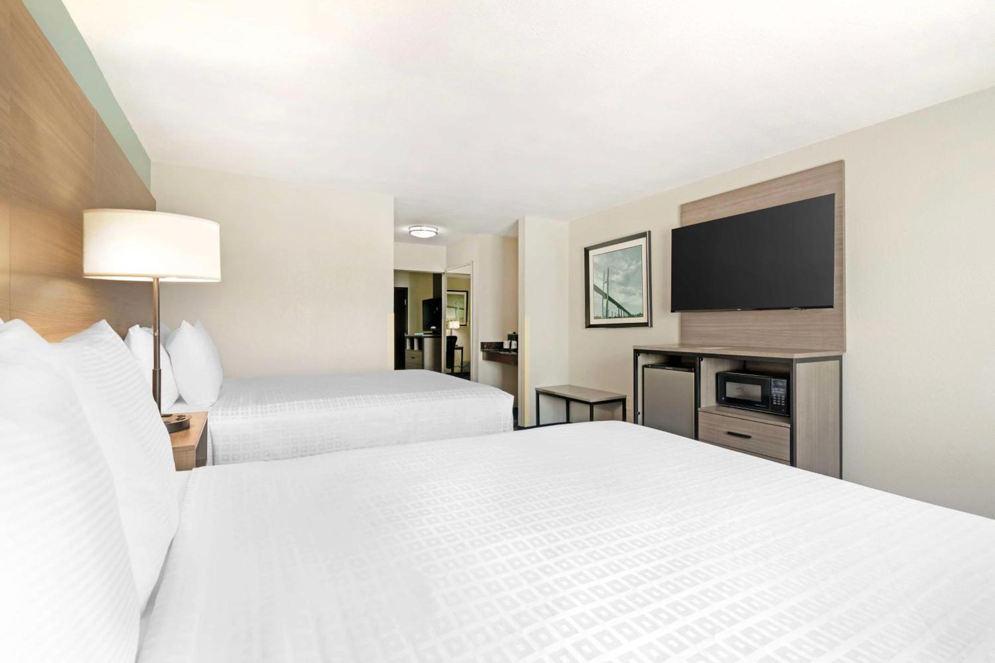 Hotel Western Savannah Airport &