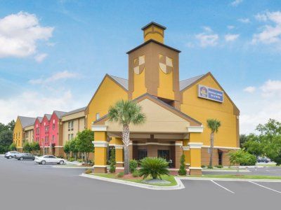 Western Savannah Airport &